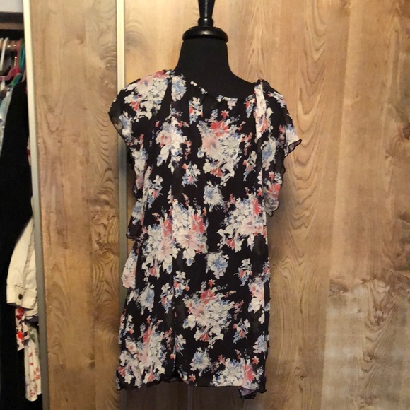 Multicolored Off the Shoulder Flutter Sleeve Ruffled Blouse - Picture 3 of 6